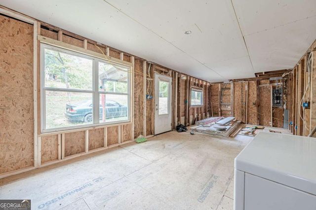 500 Gayle Drive SE, Acworth, GA 30102