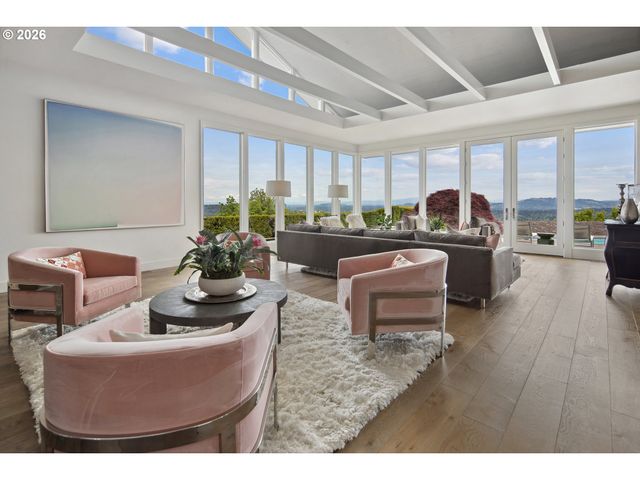 777 CHERRY Cir, Lake Oswego, OR 97034