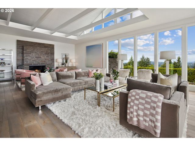 777 CHERRY Cir, Lake Oswego, OR 97034