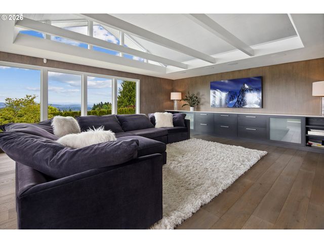 777 CHERRY Cir, Lake Oswego, OR 97034