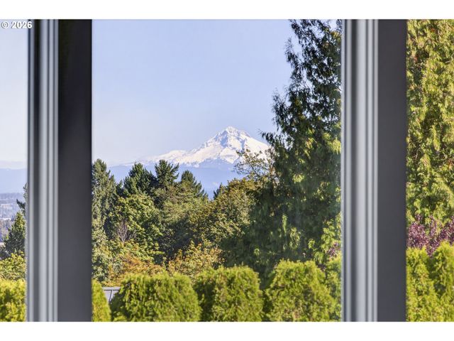 777 CHERRY Cir, Lake Oswego, OR 97034