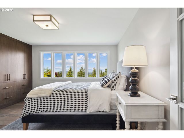 777 CHERRY Cir, Lake Oswego, OR 97034