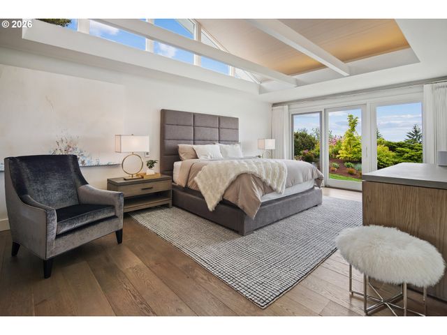 777 CHERRY Cir, Lake Oswego, OR 97034