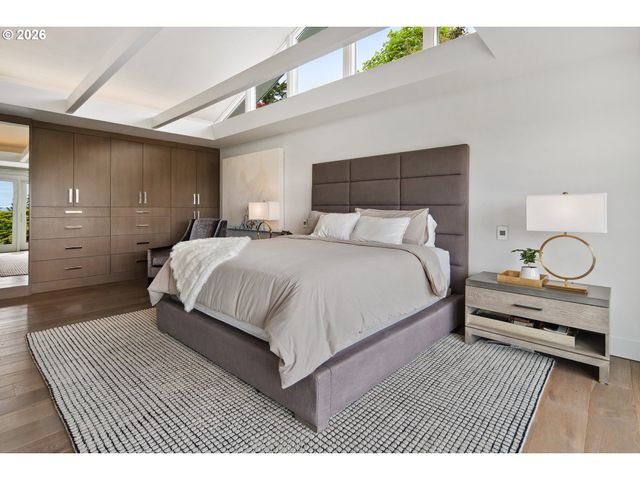 777 CHERRY Cir, Lake Oswego, OR 97034