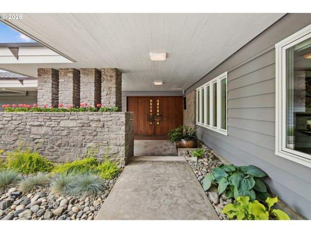 777 CHERRY Cir, Lake Oswego, OR 97034