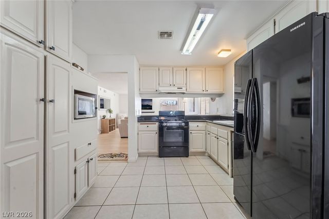 6999 Mountain Moss Drive, Las Vegas, NV 89147