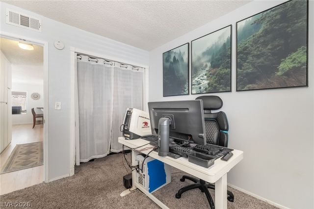 6999 Mountain Moss Drive, Las Vegas, NV 89147