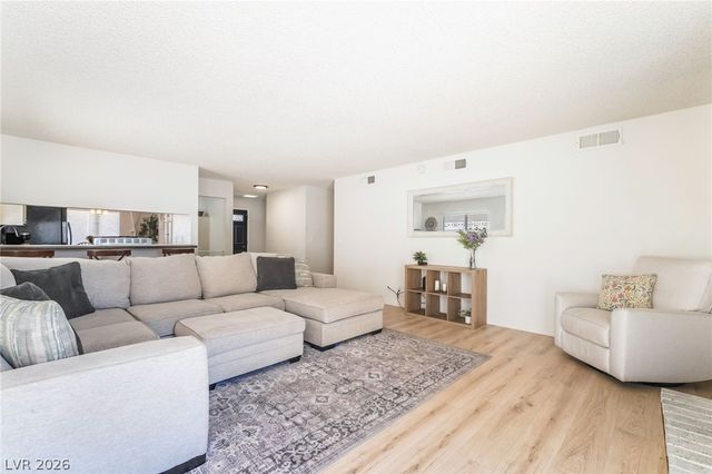 6999 Mountain Moss Drive, Las Vegas, NV 89147