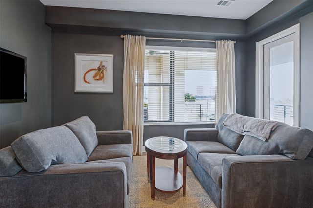 1901 S Harwood Street 305, Dallas, TX 75215