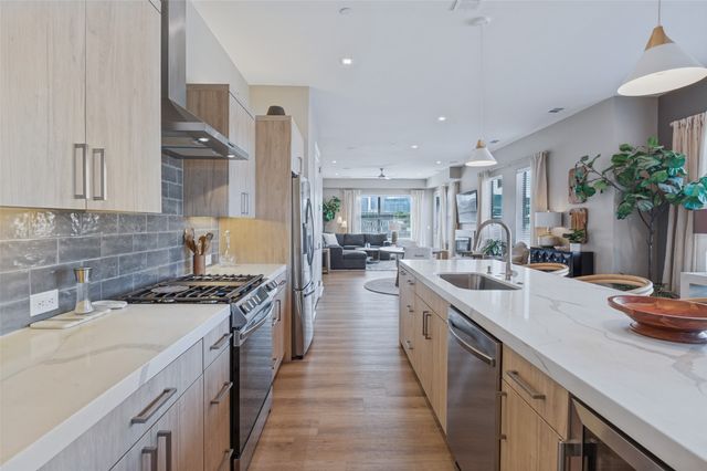 1901 S Harwood Street 305, Dallas, TX 75215