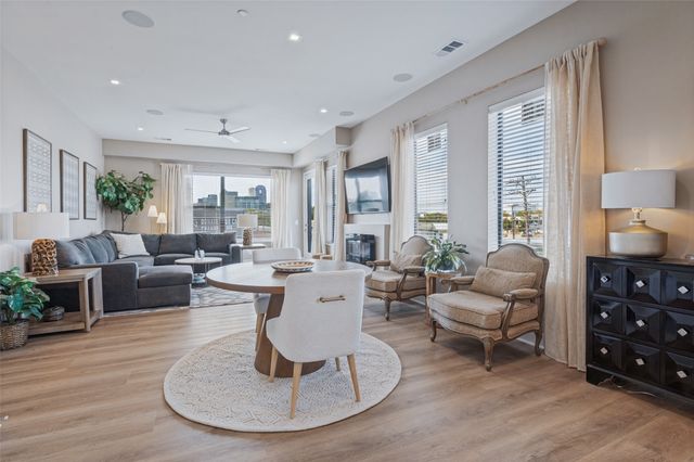 1901 S Harwood Street 305, Dallas, TX 75215