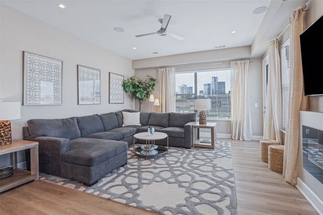 1901 S Harwood Street 305, Dallas, TX 75215