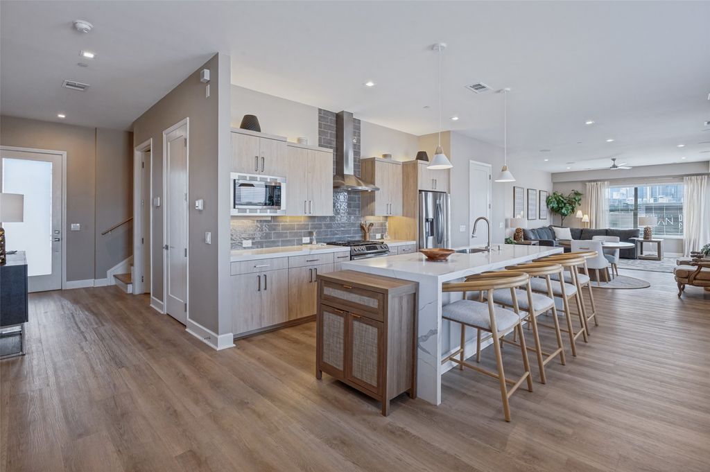 1901 S Harwood Street 305, Dallas, TX 75215