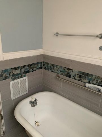 17520 Goddard Street, Detroit, MI 48212