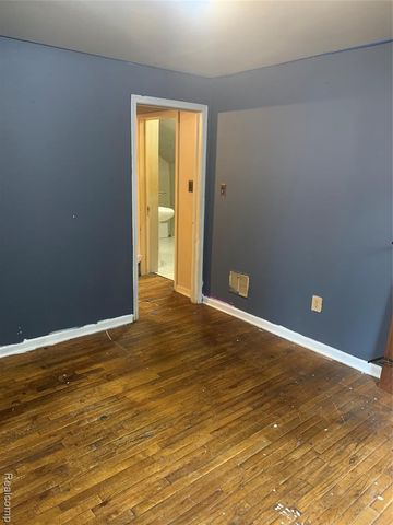 17520 Goddard Street, Detroit, MI 48212