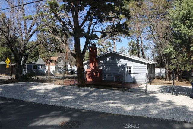 509 Moreno, Sugarloaf, CA 92386