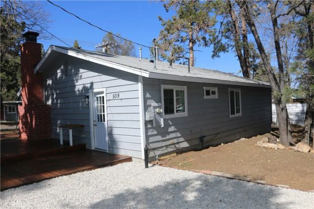 509 Moreno, Sugarloaf, CA 92386