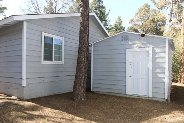 509 Moreno, Sugarloaf, CA 92386