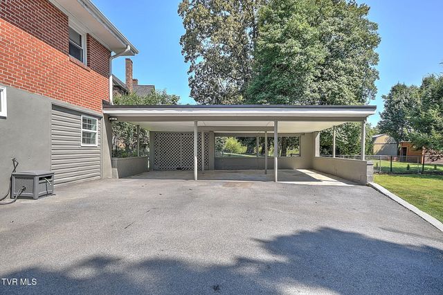 1721 Holston Drive, Bristol, TN 37620