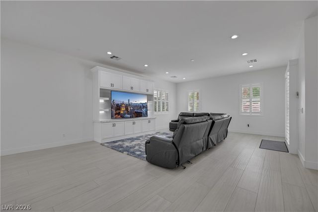 7364 Parading Pokey Street, Las Vegas, NV 89131