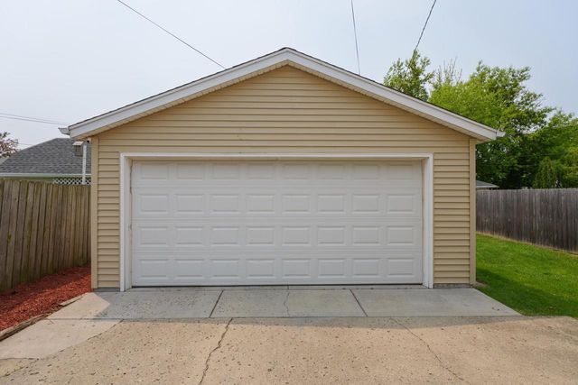 2610 Douglas AVENUE, Racine, WI 53402
