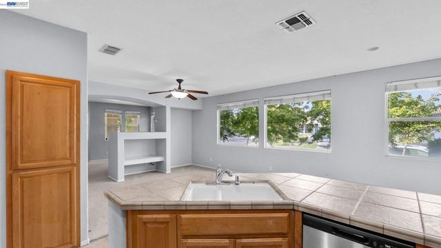 3199 Maui St, West Sacramento, CA 95691