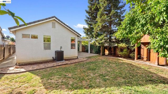 3199 Maui St, West Sacramento, CA 95691