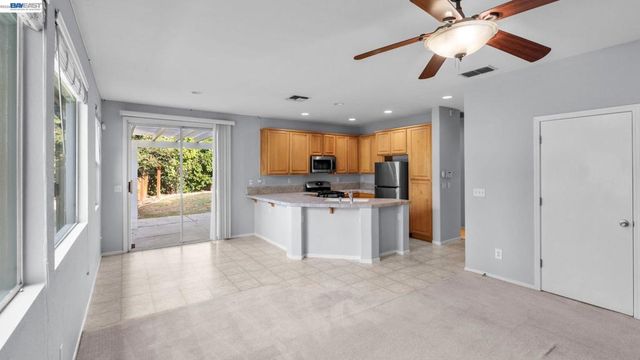 3199 Maui St, West Sacramento, CA 95691