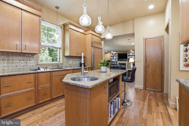 7941 PARK AVE, Elkins Park, PA 19027