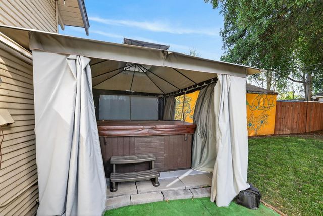 3541 38th St, Sacramento, CA 95817