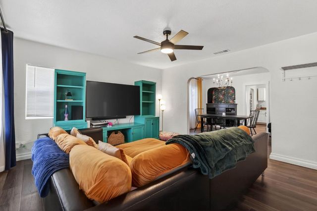 3541 38th St, Sacramento, CA 95817