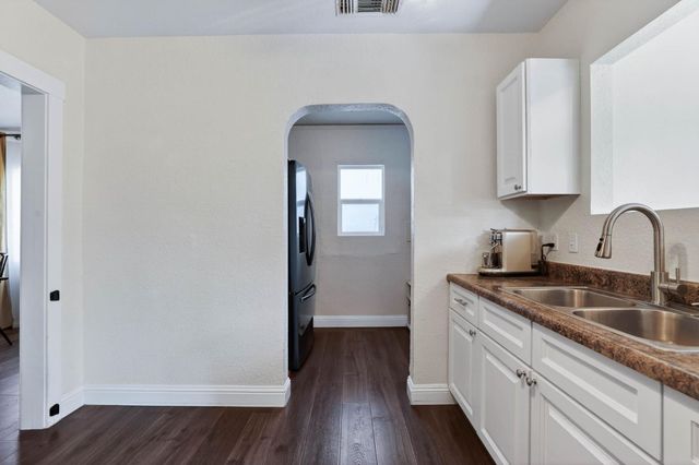 3541 38th St, Sacramento, CA 95817