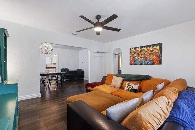 3541 38th St, Sacramento, CA 95817