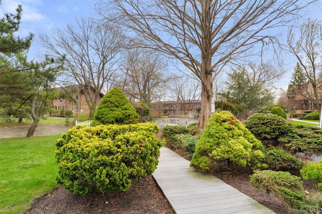 23 Normandy Village 4, Nanuet, NY 10954