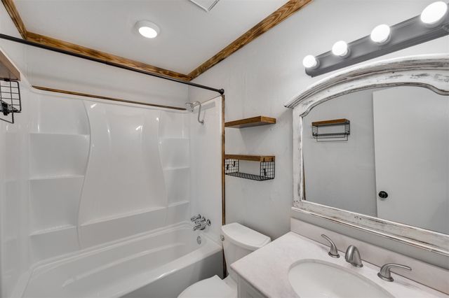 63 County Road 34715, Paris, TX 75460