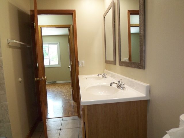 3835 Winston Drive, Hoffman Estates, IL 60192