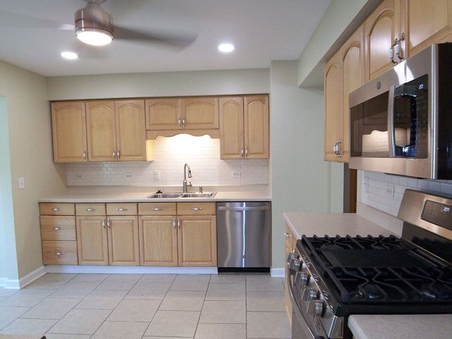 3835 Winston Drive, Hoffman Estates, IL 60192