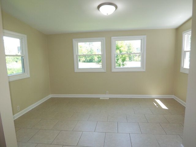 3835 Winston Drive, Hoffman Estates, IL 60192