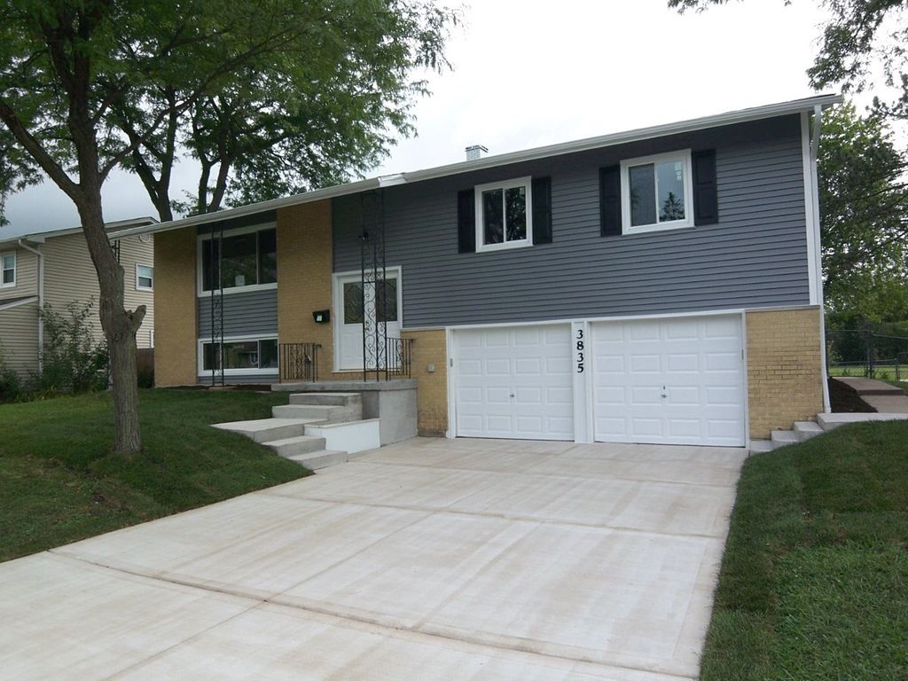 3835 Winston Drive, Hoffman Estates, IL 60192