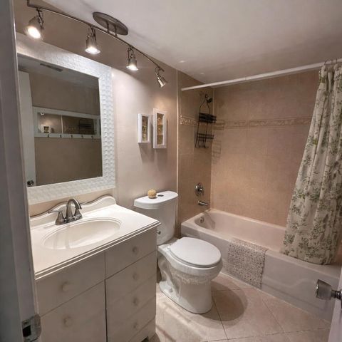 400 SE 10th Street 202, Deerfield Beach, FL 33441