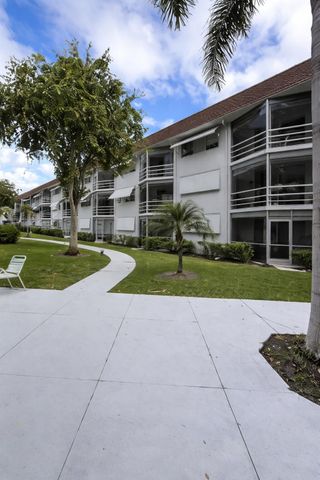 400 SE 10th Street 202, Deerfield Beach, FL 33441