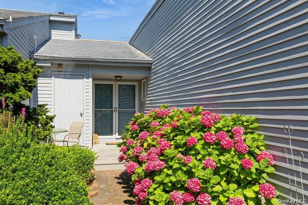 34 Harbour, Blue Point, NY 11715 — photo 2