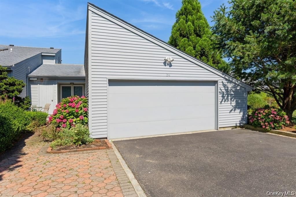 34 Harbour, Blue Point, NY 11715 — photo 3