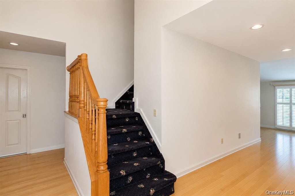 34 Harbour, Blue Point, NY 11715 — photo 4