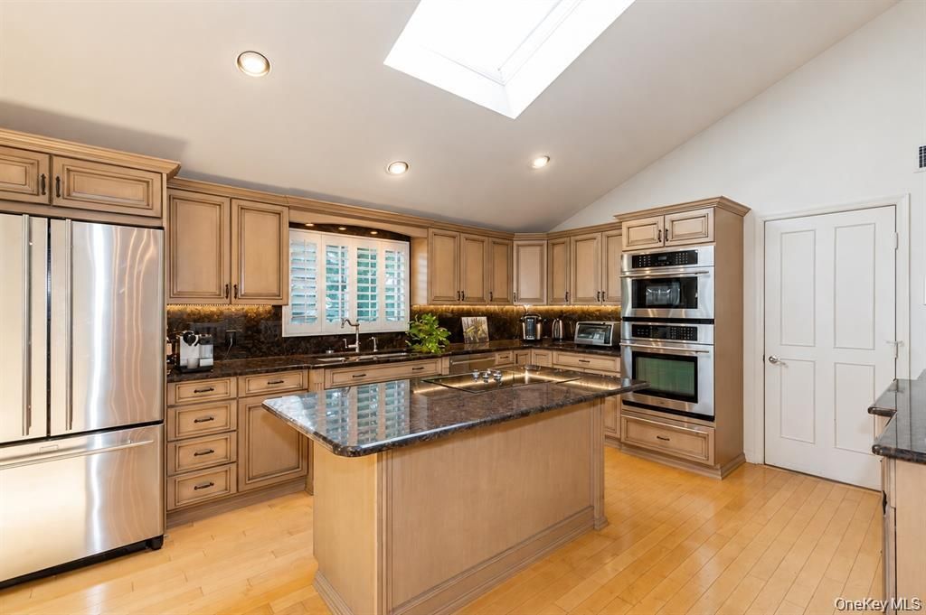 34 Harbour, Blue Point, NY 11715 — photo 5