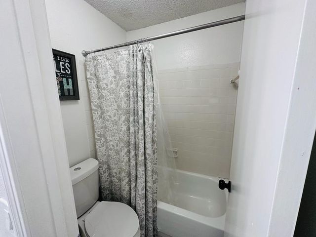 2750 Holly Hall Street 811, Houston, TX 77054