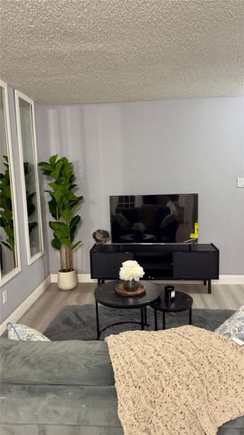 2750 Holly Hall Street 811, Houston, TX 77054