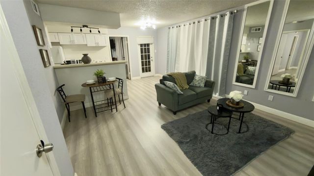 2750 Holly Hall Street 811, Houston, TX 77054