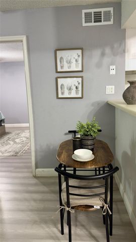 2750 Holly Hall Street 811, Houston, TX 77054