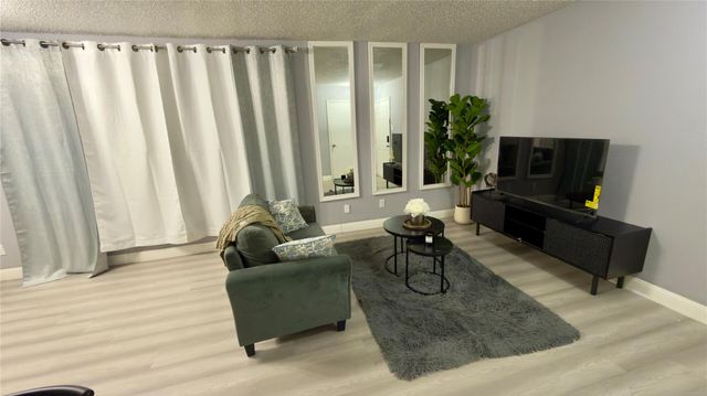 2750 Holly Hall Street 811, Houston, TX 77054